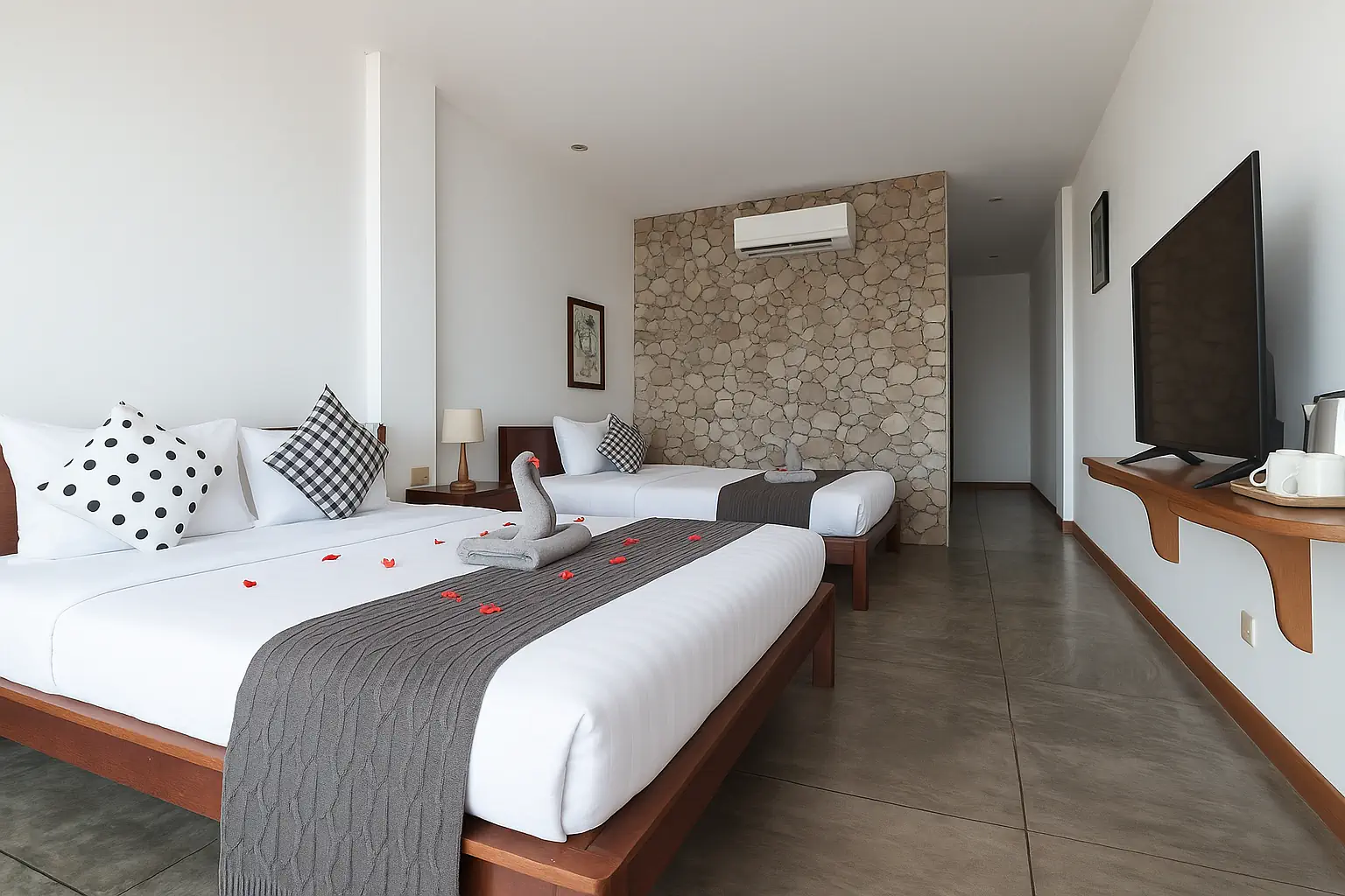 Deluxe Double Room with Bath 3
